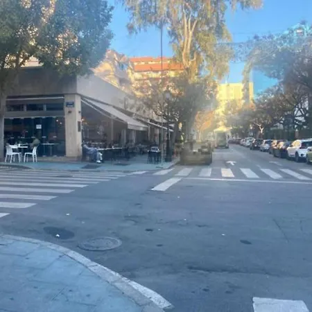 Apartman Stylish 3 Bedroom Penthouse In Centre With Large Pool Close To The