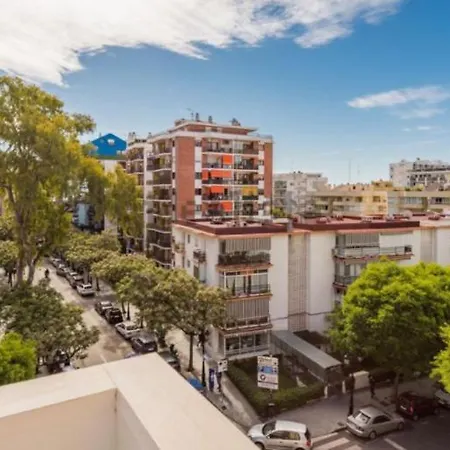 Stylish 3 Bedroom Penthouse In Centre With Large Pool Close To The Apartamento Marbella