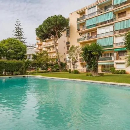 Apartment Stylish 3 Bedroom Penthouse In Centre With Large Pool Close To The