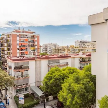 Stylish 3 Bedroom Penthouse In Centre With Large Pool Close To The Apartamento