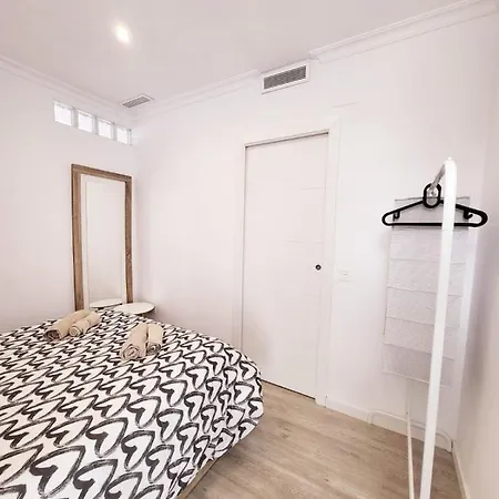 Stylish 3 Bedroom Penthouse In Centre With Large Pool Close To The Apartment Marbella