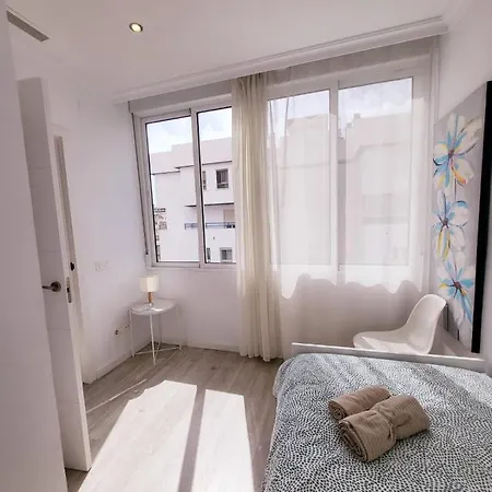 Stylish 3 Bedroom Penthouse In Centre With Large Pool Close To The Marbella