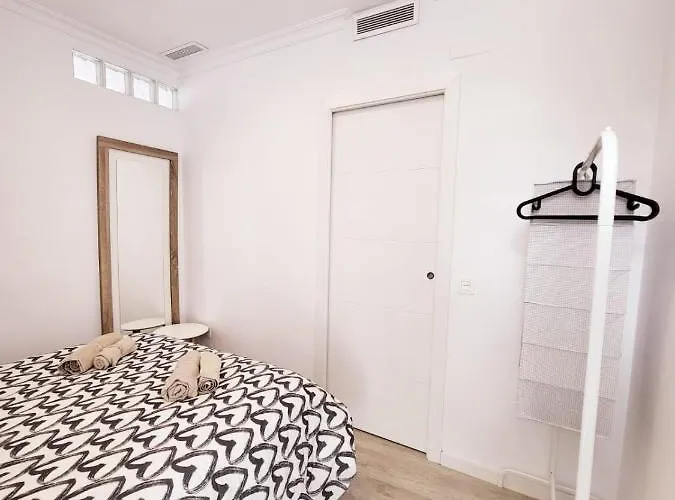 Stylish 3 Bedroom Penthouse In Centre With Large Pool Close To The דירה מארבלה