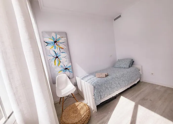 דירה Stylish 3 Bedroom Penthouse In Centre With Large Pool Close To The *