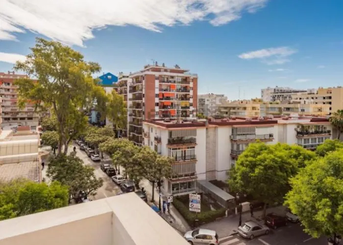 Stylish 3 Bedroom Penthouse In Centre With Large Pool Close To The Apartman Marbella