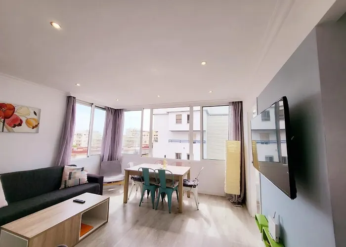 Apartment Stylish 3 Bedroom Penthouse In Centre With Large Pool Close To The *