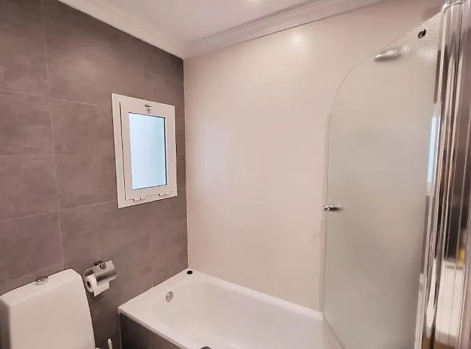 Stylish 3 Bedroom Penthouse In Centre With Large Pool Close To The Marbella