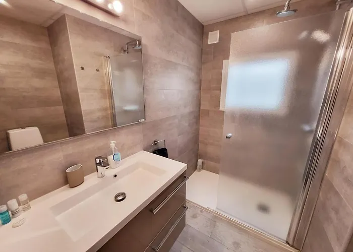 Apartman Stylish 3 Bedroom Penthouse In Centre With Large Pool Close To The *