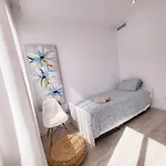 דירה Stylish 3 Bedroom Penthouse In Centre With Large Pool Close To The *